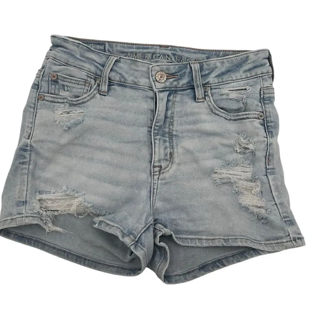 American Eagle light wash distressed high rise shortie denim shorts size 0